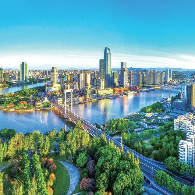 德信体育-老厨房装不下新家电？卡萨帝：我来装
